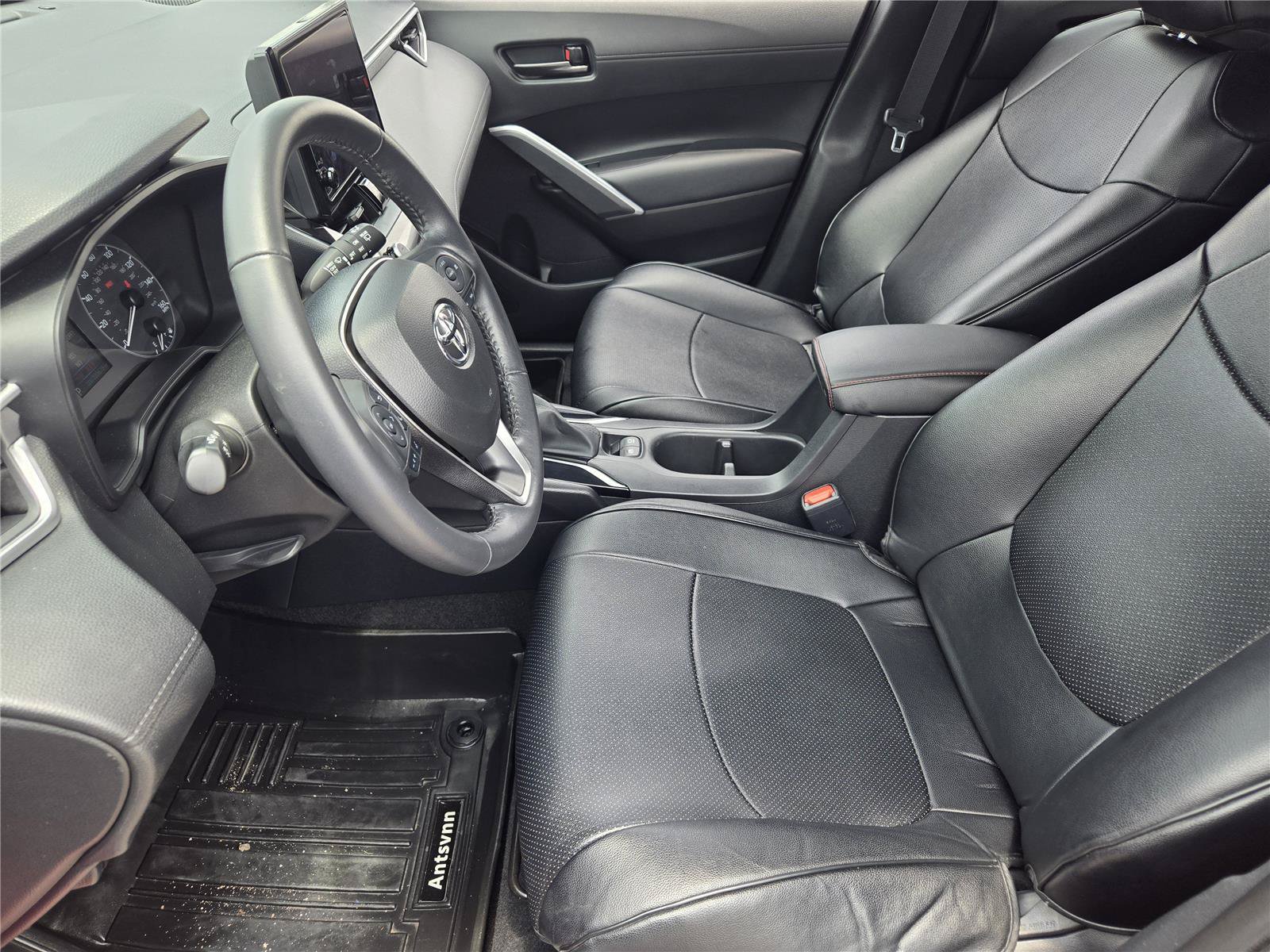 Used 2023 Toyota Corolla Cross LE FWD image 11