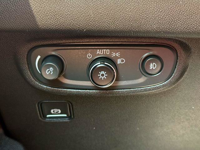 Used 2021 GMC Terrain SLT w/ Infotainment Package II AWD/4WD image 27