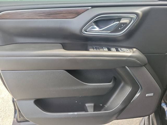 Used 2024 Chevrolet Suburban LT w/ LT Signature Package RWD image 15