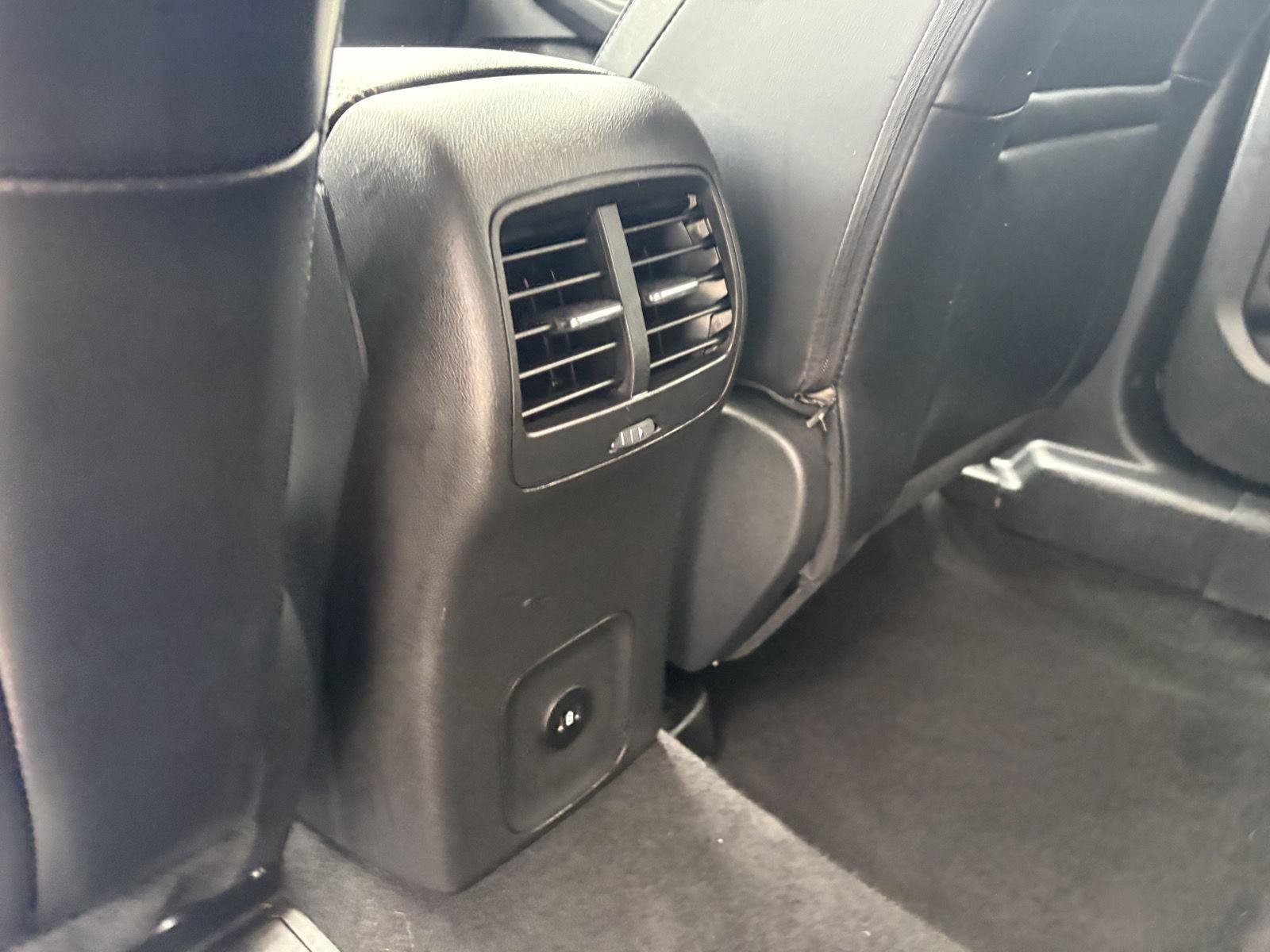 Certified 2025 Ford Escape Platinum AWD/4WD image 18