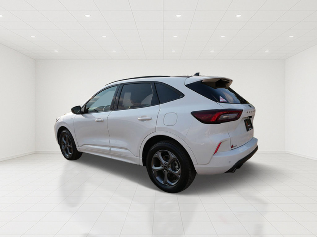 Certified 2023 Ford Escape ST-Line w/ Tech Pack #1 AWD/4WD image 4