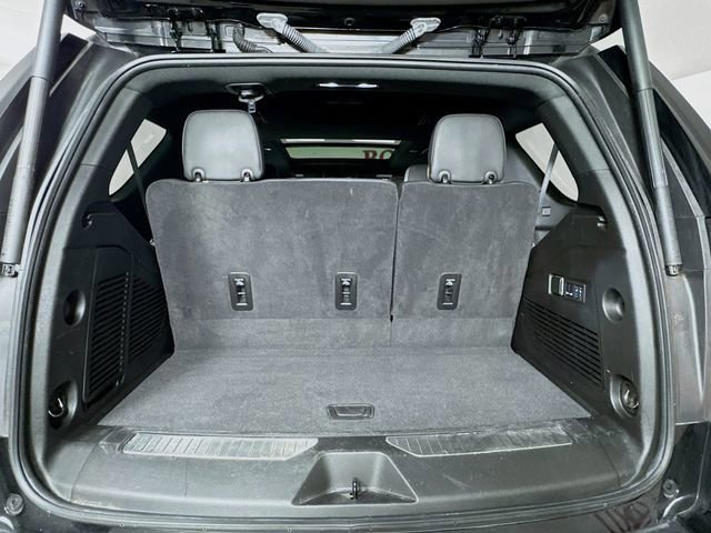 Used 2024 GMC Yukon AT4 w/ AT4 Premium Package image 32