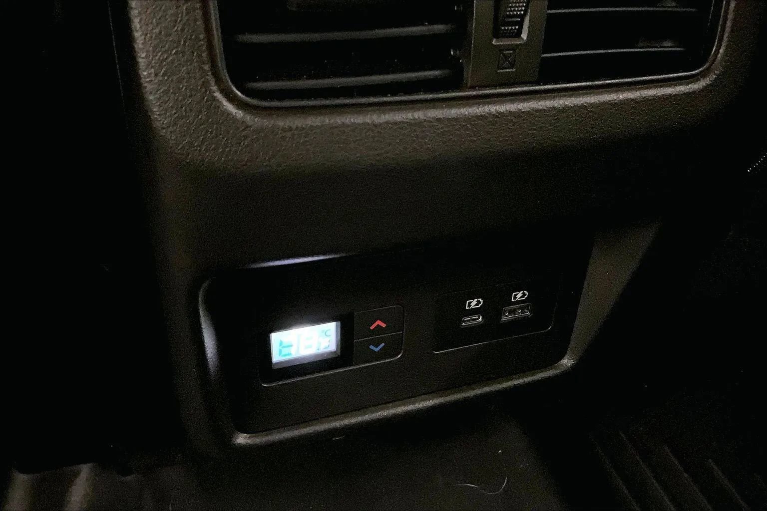 Used 2023 Nissan Rogue SL w/ SL Premium Package image 32