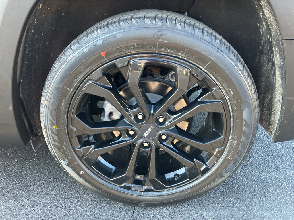 Used 2021 GMC Terrain SLE w/ Elevation Edition image 12