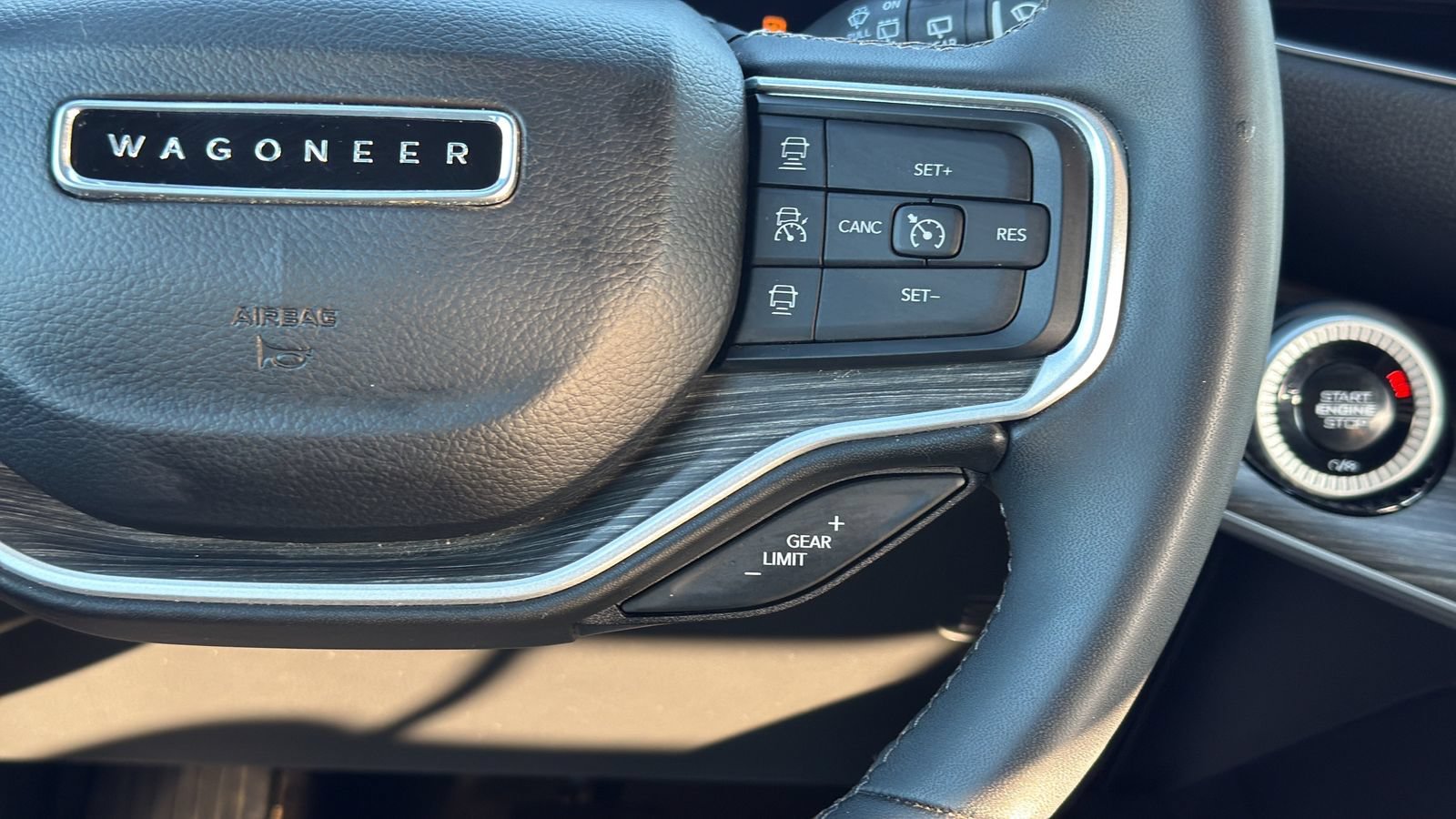 Used 2024 Jeep Wagoneer Series II w/ Flexible Seating Group AWD/4WD image 13