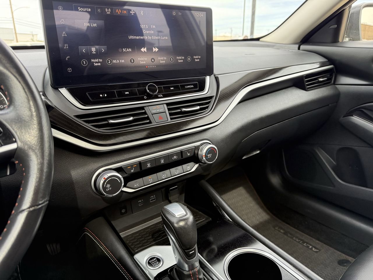 Used 2024 Nissan Altima 2.5 SR w/ SR Premium Package image 17