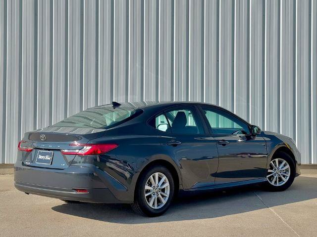Used 2025 Toyota Camry LE FWD image 6