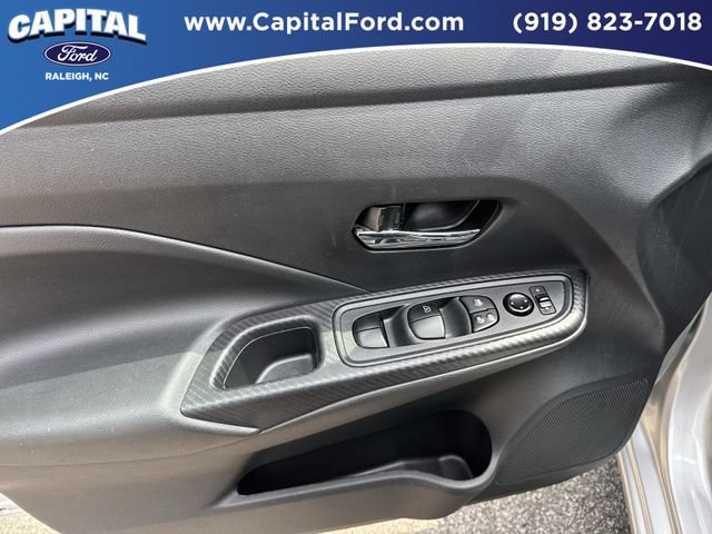 Used 2025 Nissan Versa SV FWD image 19