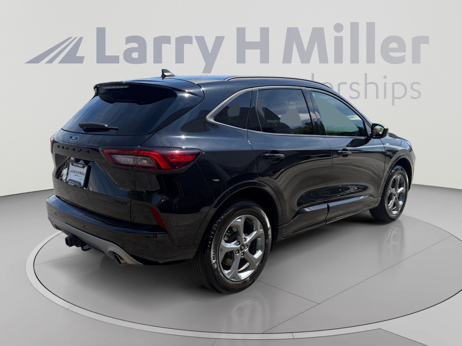 Certified 2024 Ford Escape ST-Line w/ Tech Pack #1 AWD/4WD image 5
