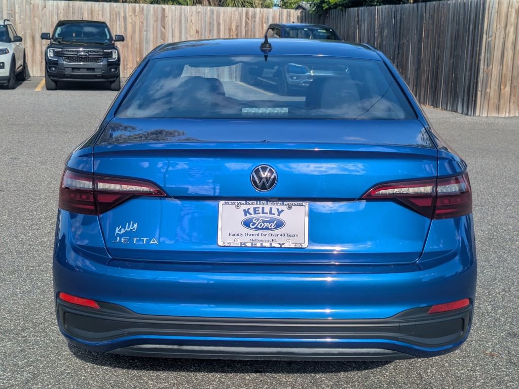 Used 2024 Volkswagen Jetta Sport FWD image 5
