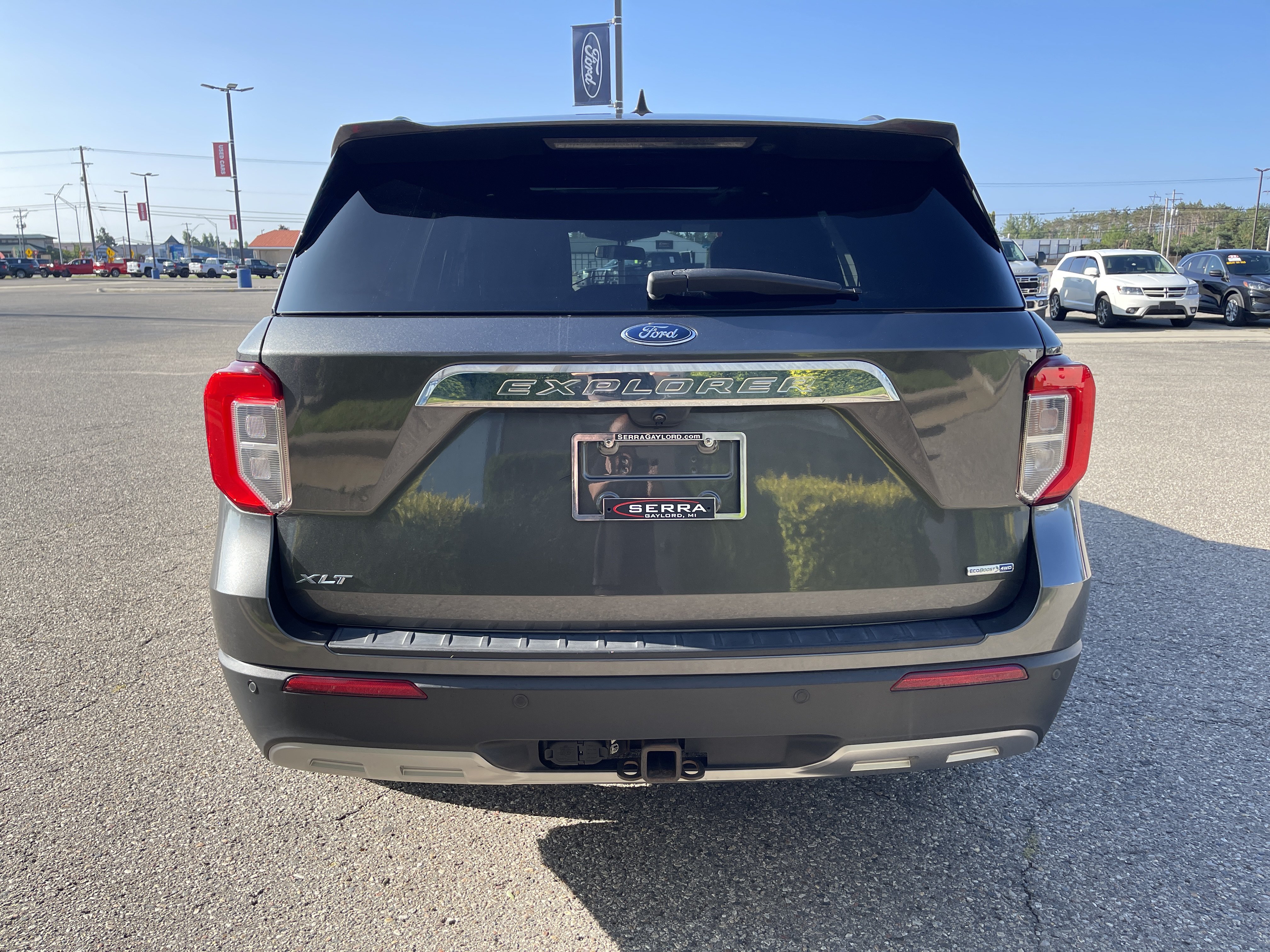 Certified 2020 Ford Explorer XLT w/ Equipment Group 202A AWD/4WD image 4