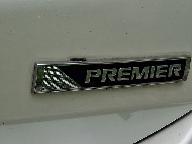 Used 2018 Chevrolet Equinox Premier FWD image 11