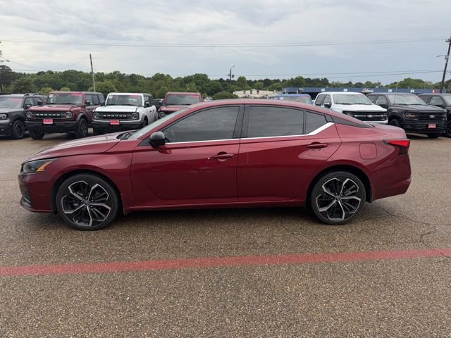 Used 2023 Nissan Altima 2.5 SR w/ SR Premium Package AWD/4WD image 6