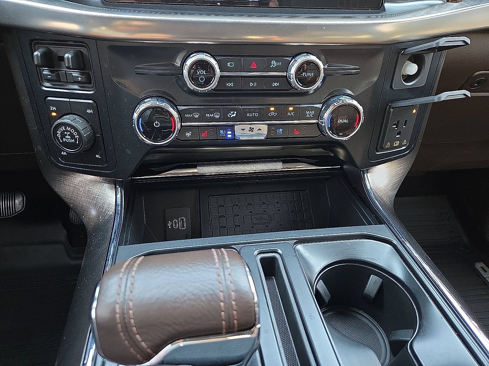 Certified 2025 Ford F150 King Ranch AWD/4WD image 17