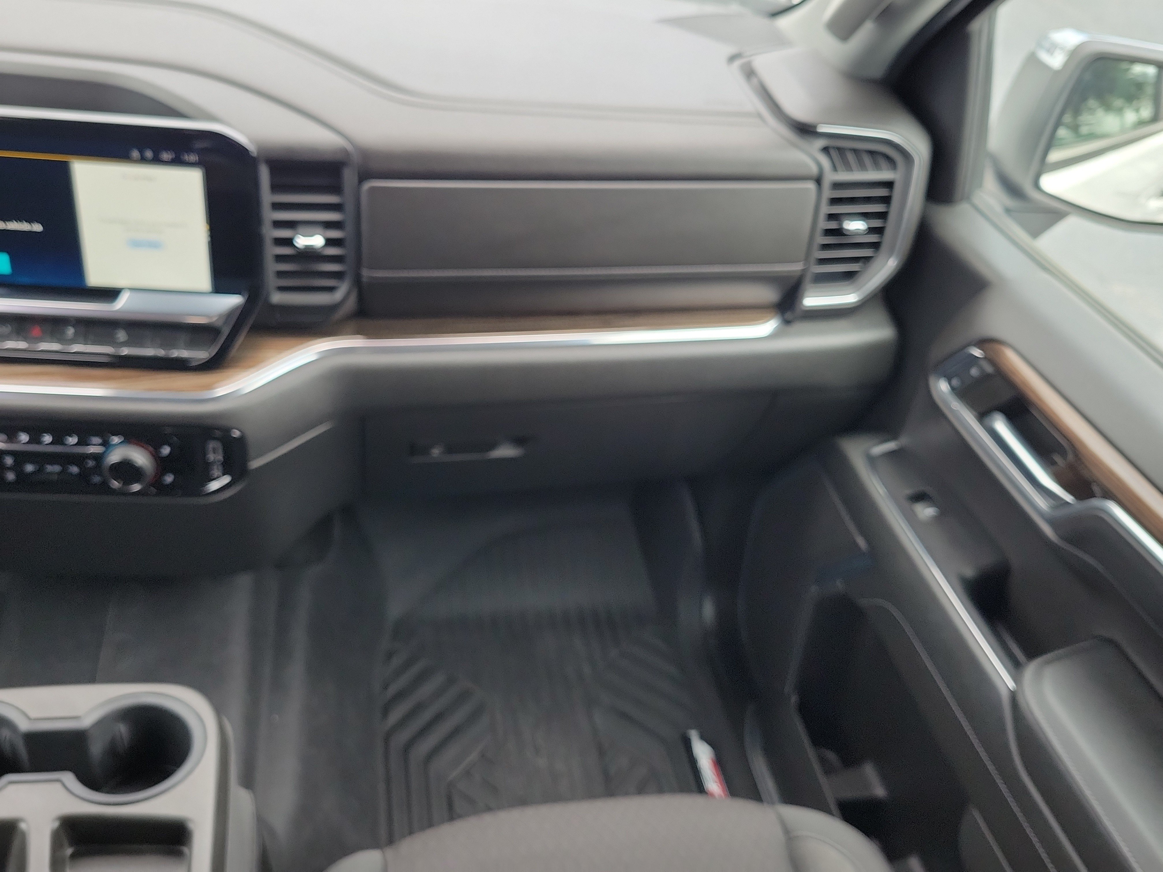 Used 2023 Chevrolet Silverado 1500 LT AWD/4WD image 16