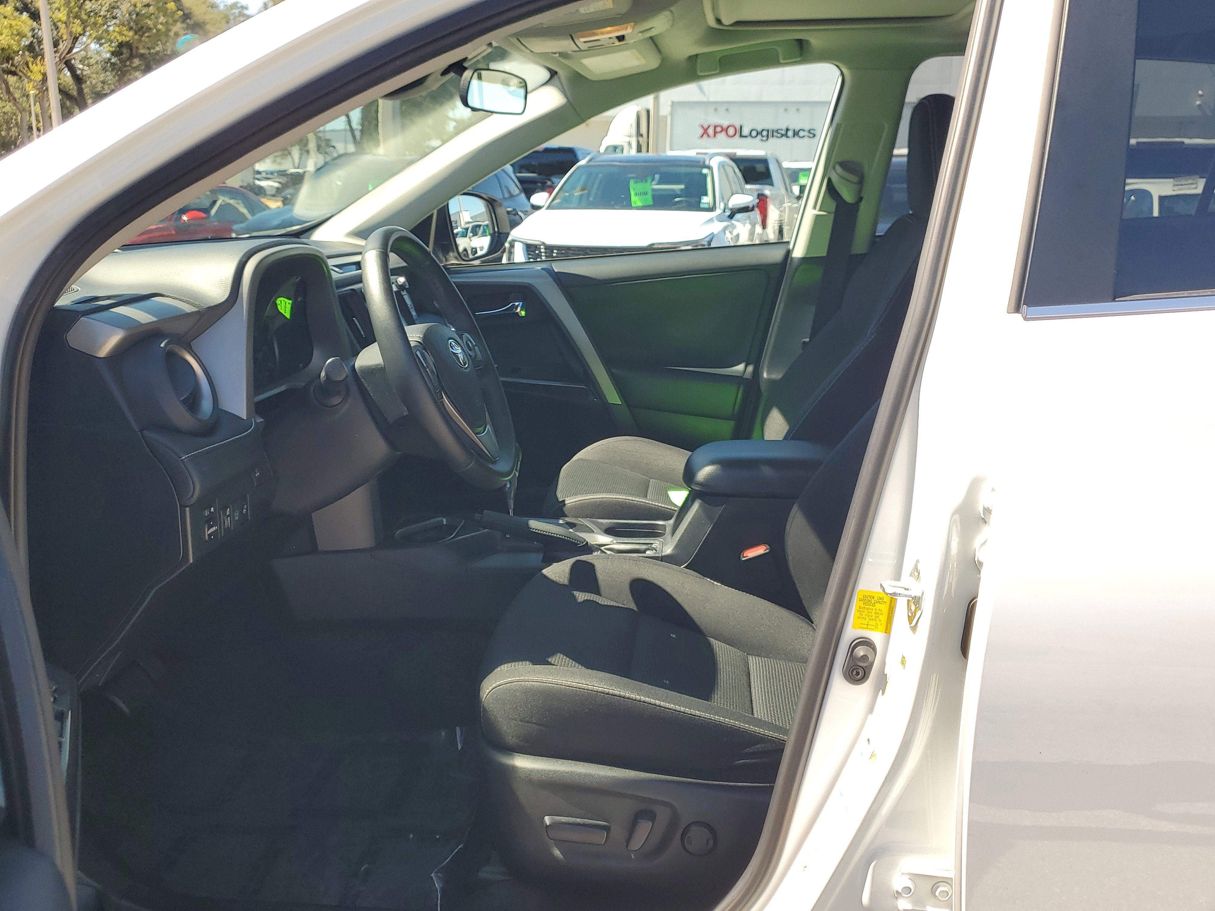 Used 2018 Toyota RAV4 Adventure image 21