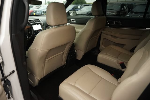 Certified 2018 Ford Explorer Limited AWD/4WD image 11