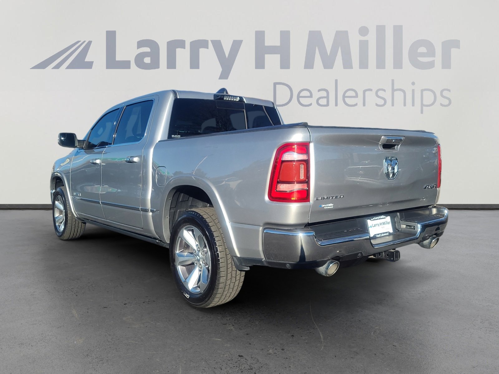 Used 2021 RAM 1500 Limited image 3
