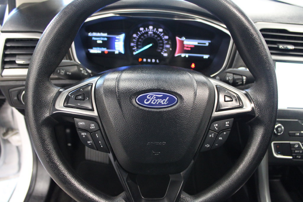 Certified 2020 Ford Fusion SE FWD image 17