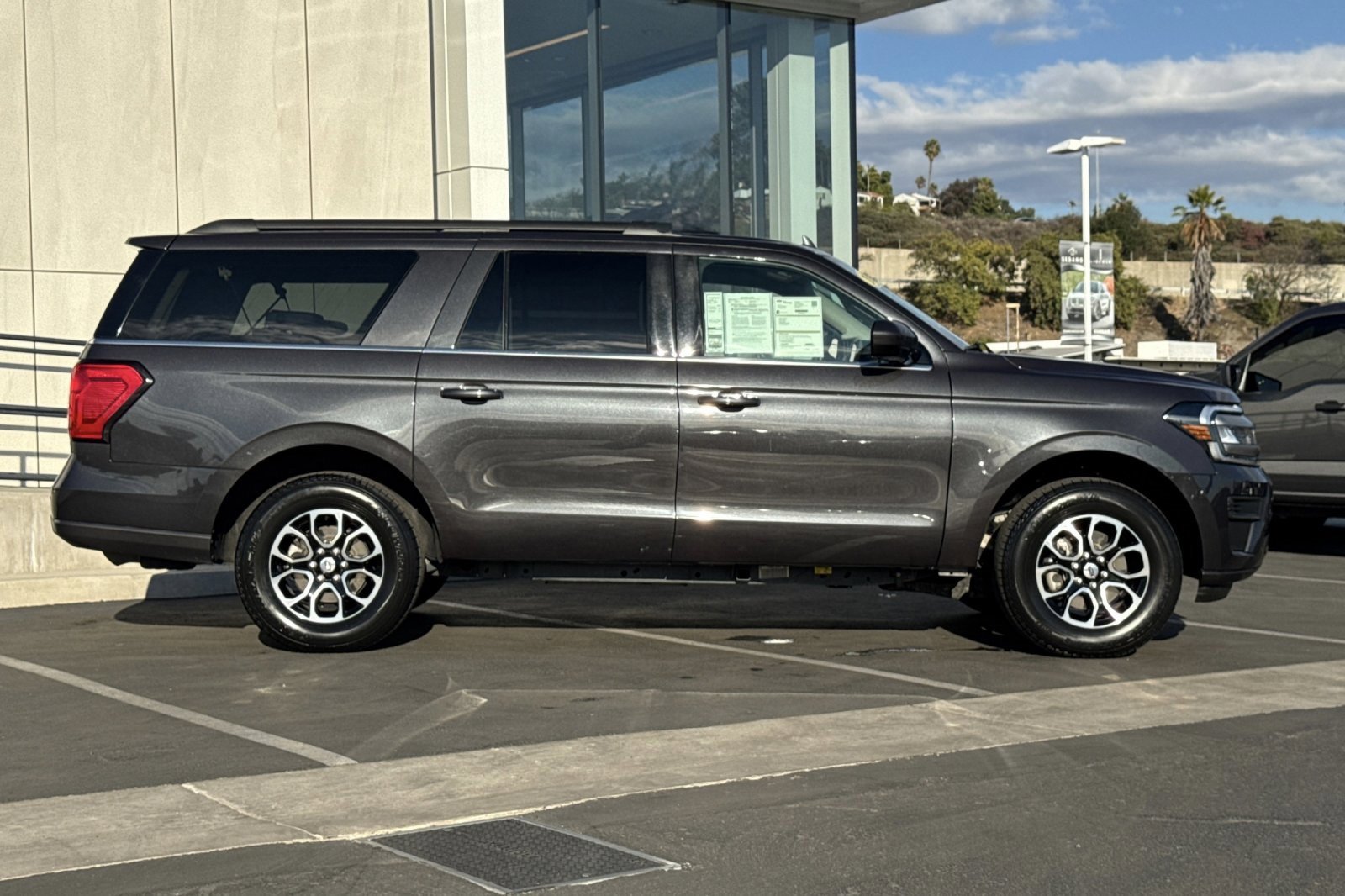 Certified 2024 Ford Expedition Max XLT image 2