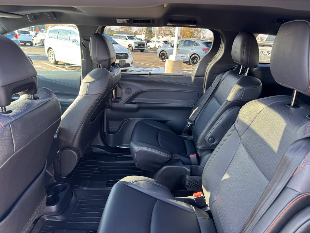 Used 2021 Toyota Sienna XSE image 24
