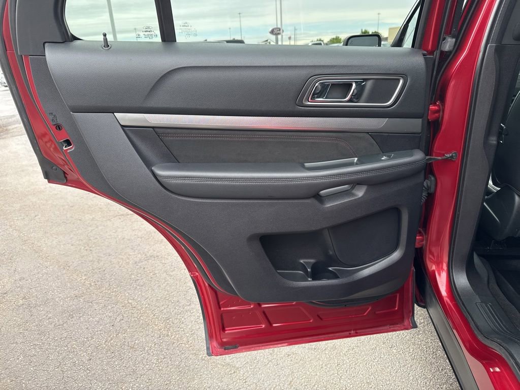 Certified 2019 Ford Explorer XLT w/ Equipment Group 202A AWD/4WD image 26