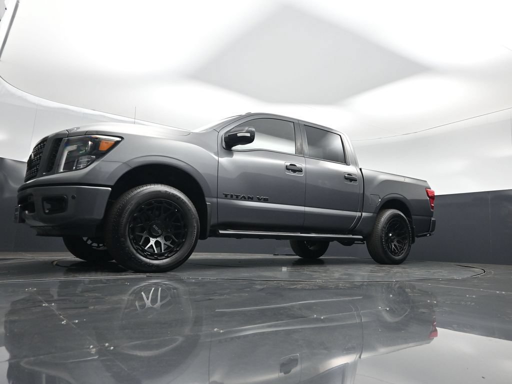 Used 2019 Nissan Titan SV w/ SV Convenience Package RWD image 45
