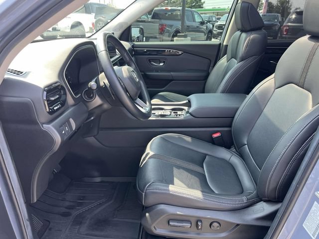 Used 2025 Honda Pilot Touring image 16