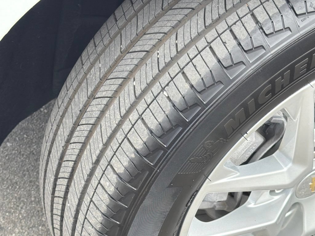 Used 2024 Chevrolet Equinox LS w/ Driver Confidence II Package FWD image 21