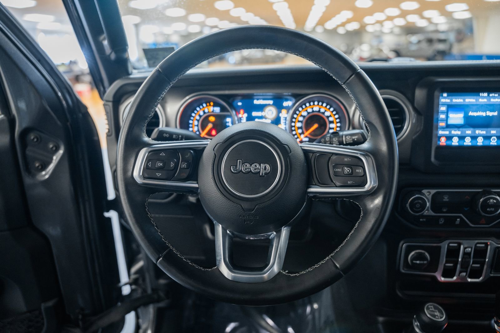 Used 2018 Jeep Wrangler Unlimited Sahara image 34