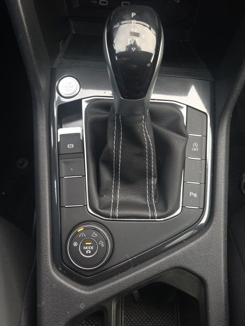 Used 2023 Volkswagen Tiguan SE R-Line AWD/4WD image 35