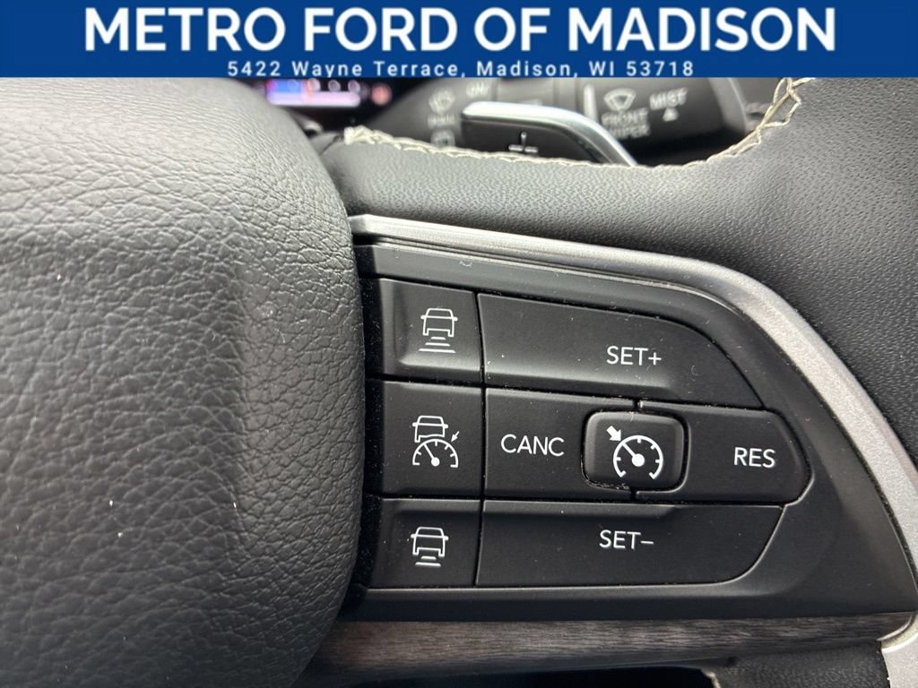 Used 2023 Jeep Grand Cherokee Limited AWD/4WD image 27