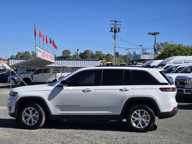 Used 2023 Jeep Grand Cherokee Limited AWD/4WD image 6