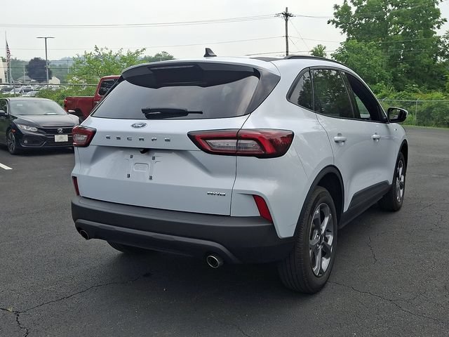 Certified 2025 Ford Escape ST-Line Select AWD/4WD image 13