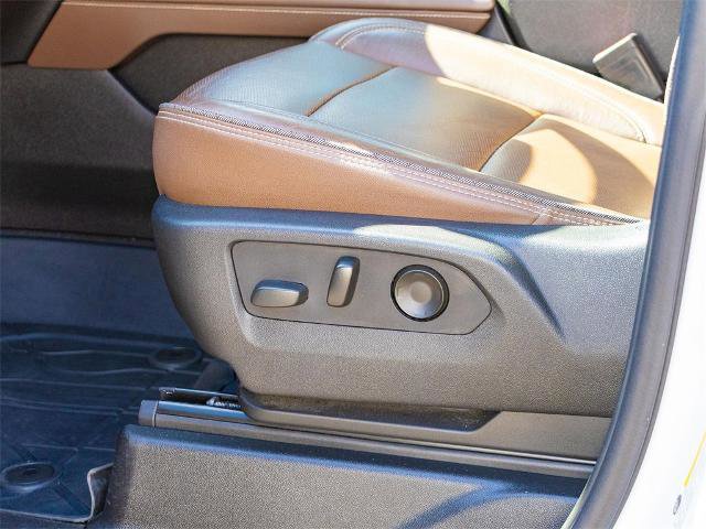 Used 2021 Chevrolet Suburban High Country image 28