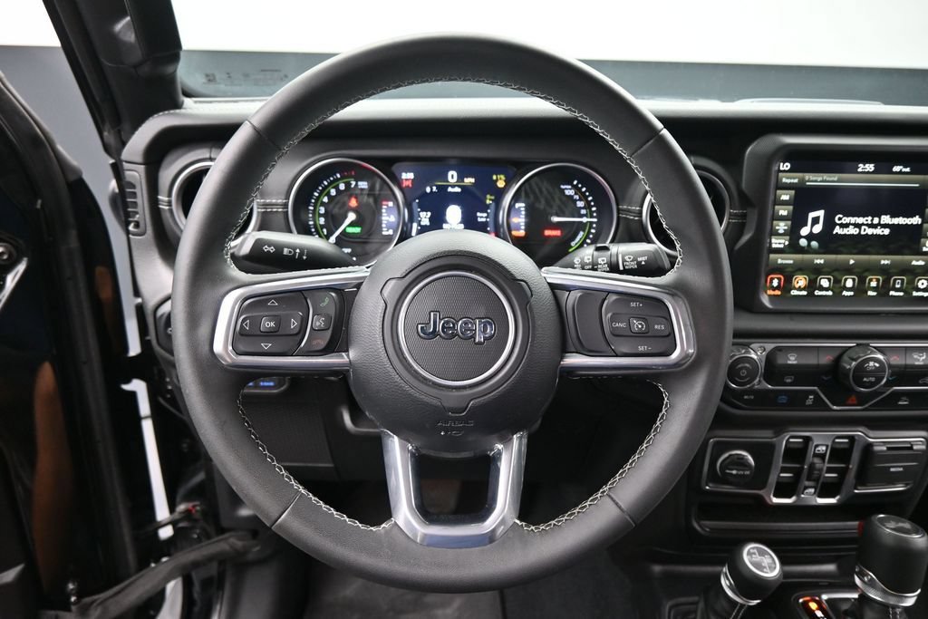 Used 2023 Jeep Wrangler Unlimited Sahara AWD/4WD image 11