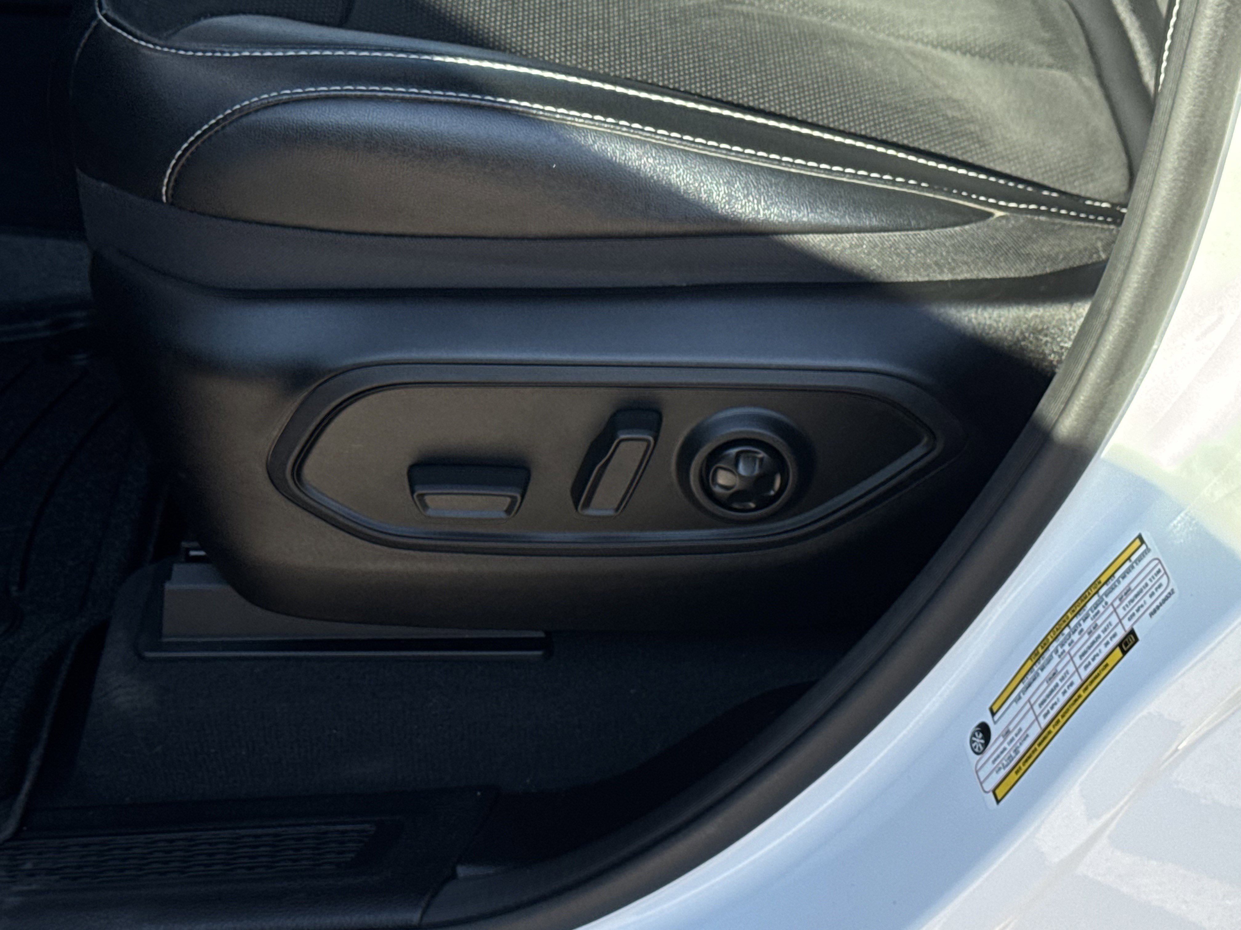 Used 2024 Jeep Grand Cherokee L Altitude image 17