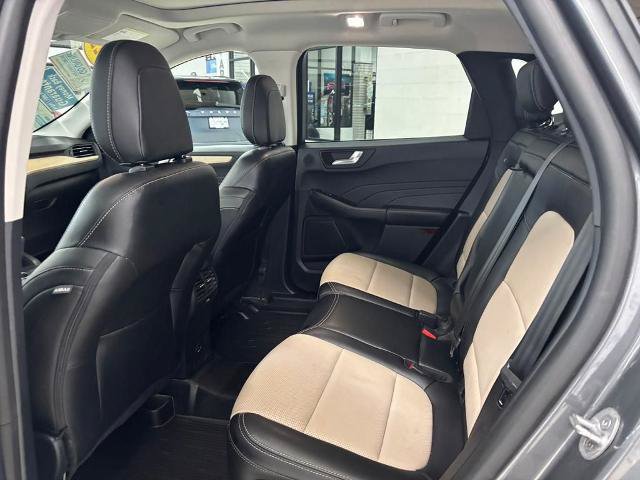 Certified 2022 Ford Escape Titanium w/ Titanium Elite Package AWD/4WD image 11
