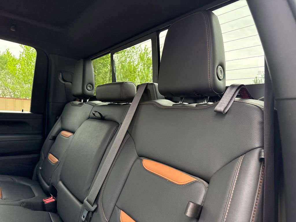 Used 2023 GMC Sierra 3500 AT4 w/ AT4 Premium Plus Package AWD/4WD image 19