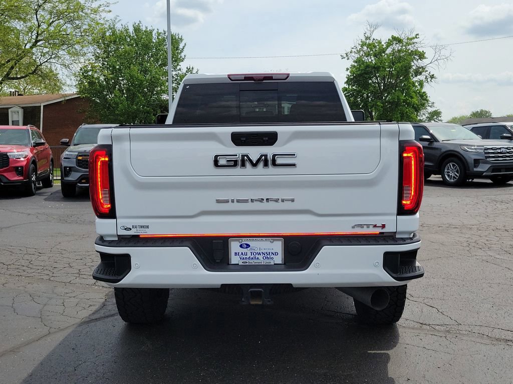 Used 2022 GMC Sierra 2500 AT4 w/ AT4 Preferred Package AWD/4WD image 4