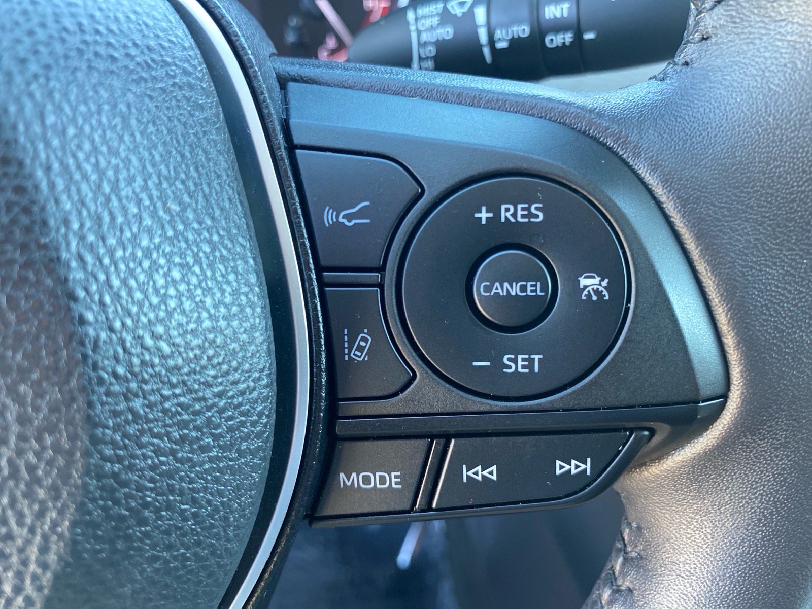 Used 2023 Toyota RAV4 XLE w/ Convenience Package AWD/4WD image 22