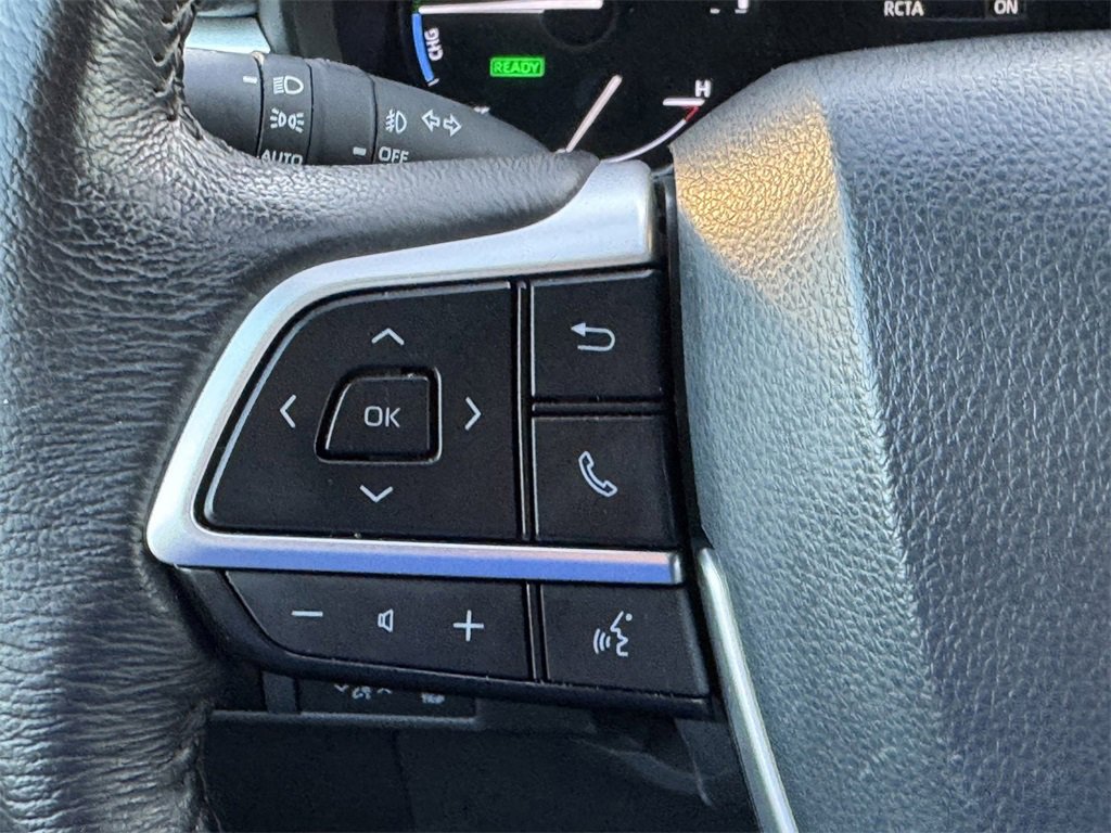 Used 2024 Toyota Sienna XLE image 19