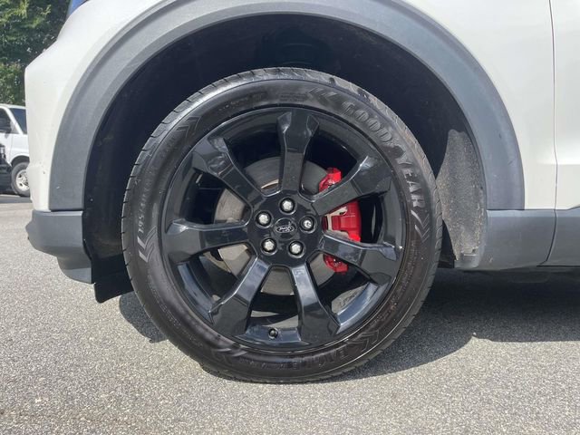 Certified 2022 Ford Explorer ST w/ Equipment Group 401A AWD/4WD image 9