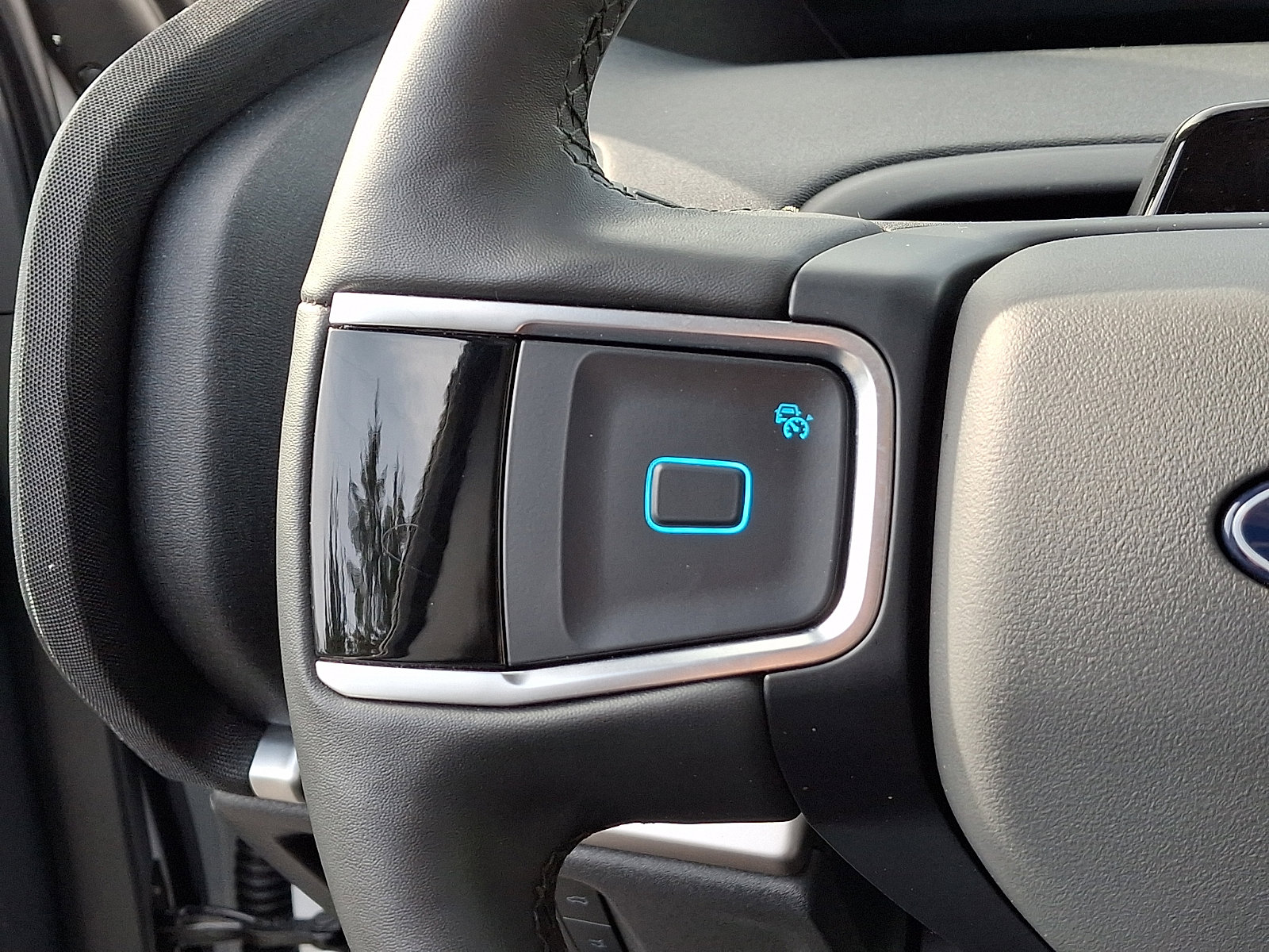 Certified 2025 Ford Expedition Active image 24