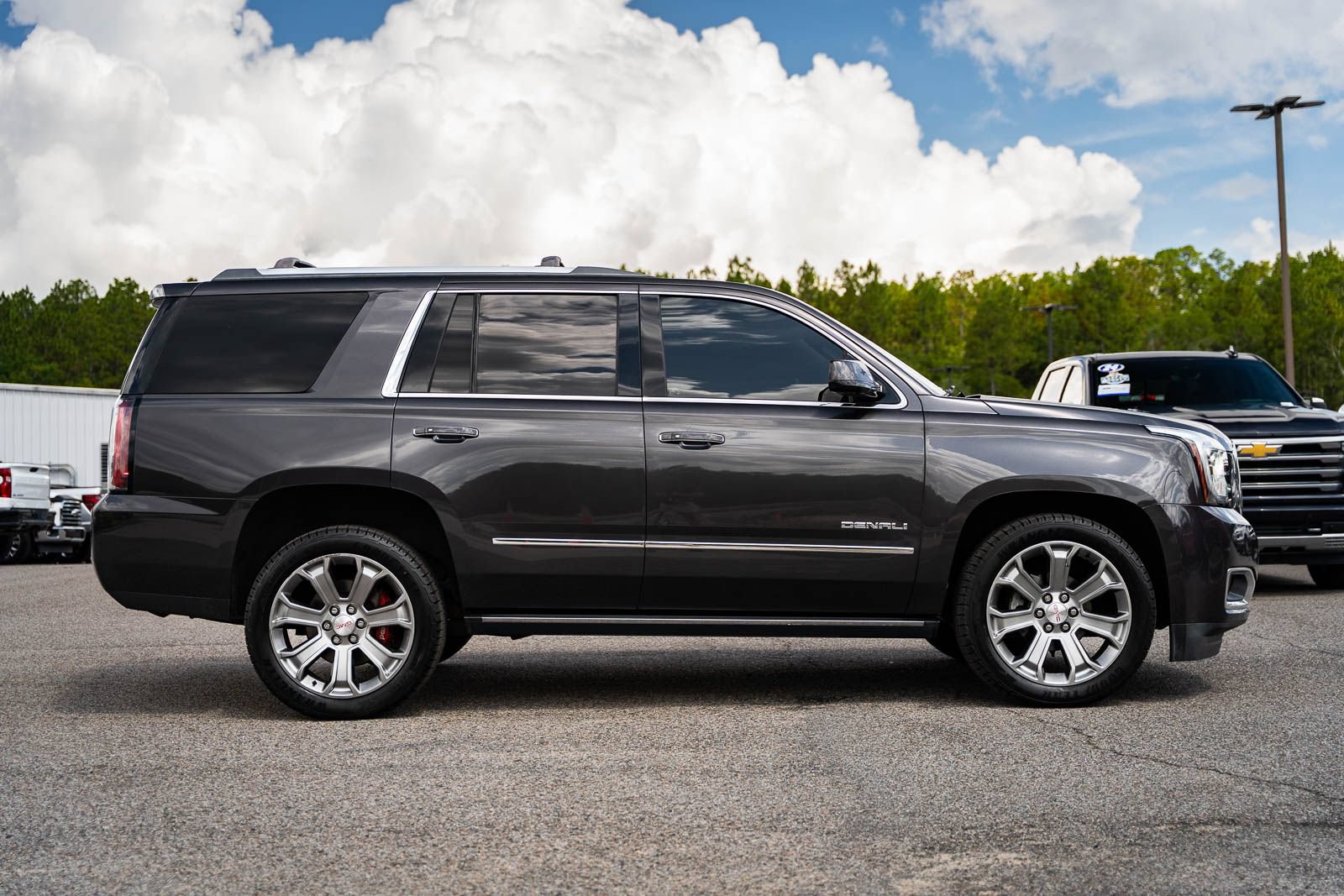 Used 2017 GMC Yukon Denali w/ Open Road Package RWD image 8