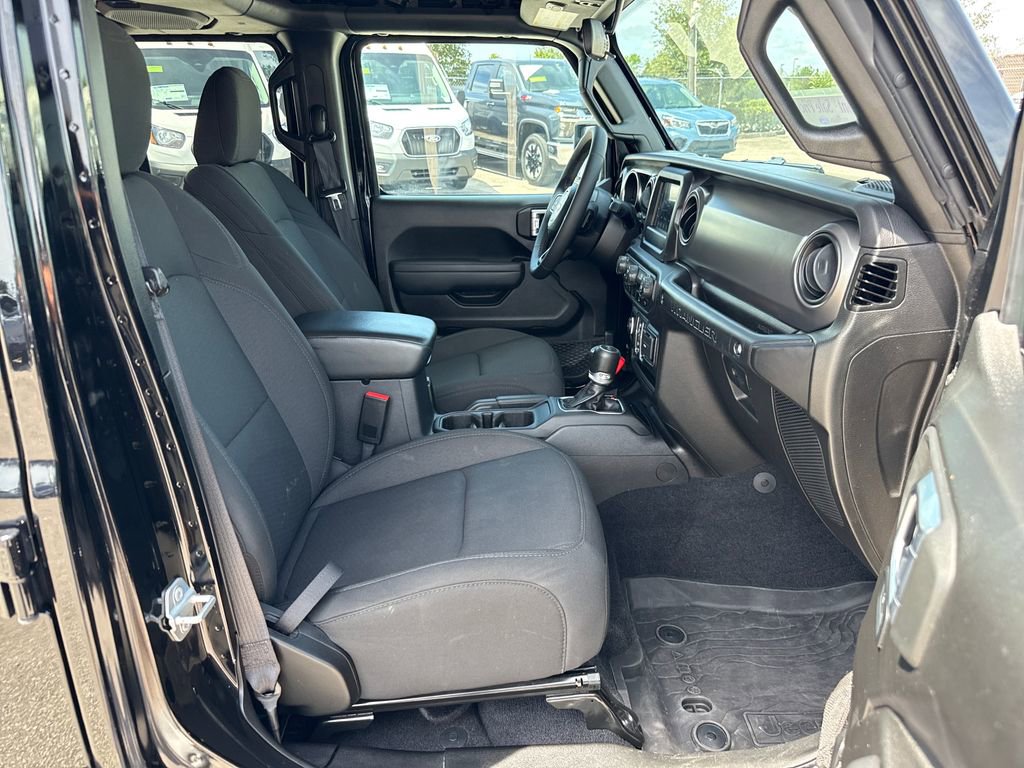 Used 2023 Jeep Wrangler Unlimited Sport AWD/4WD image 23