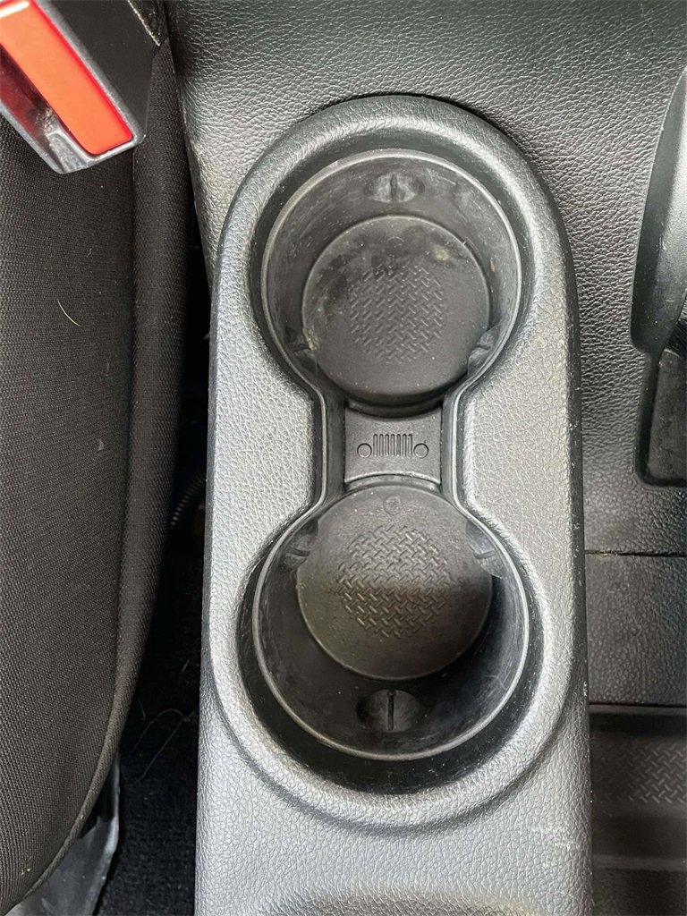 Used 2017 Jeep Wrangler Unlimited Sport w/ Connectivity Group image 17