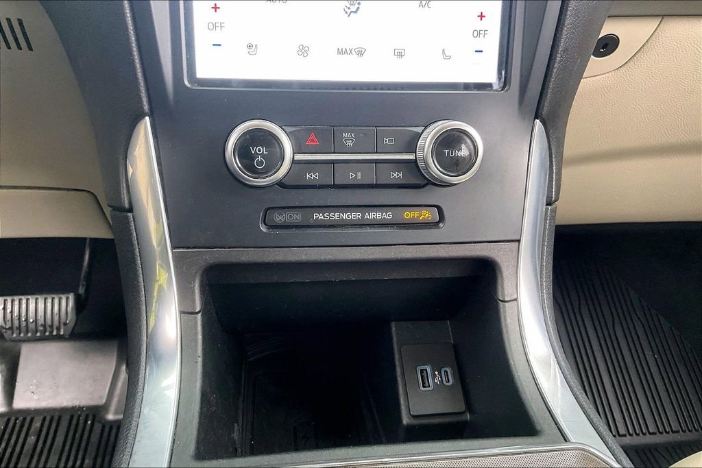 Certified 2023 Ford Edge Titanium AWD/4WD image 32
