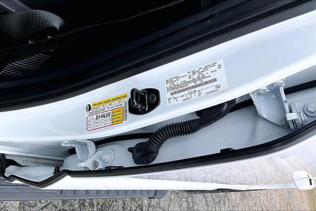 Certified 2022 Ford F150 Lariat w/ Equipment Group 502A High image 36