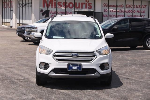 Certified 2018 Ford Escape SE w/ SE Sync 3 Package AWD/4WD image 4